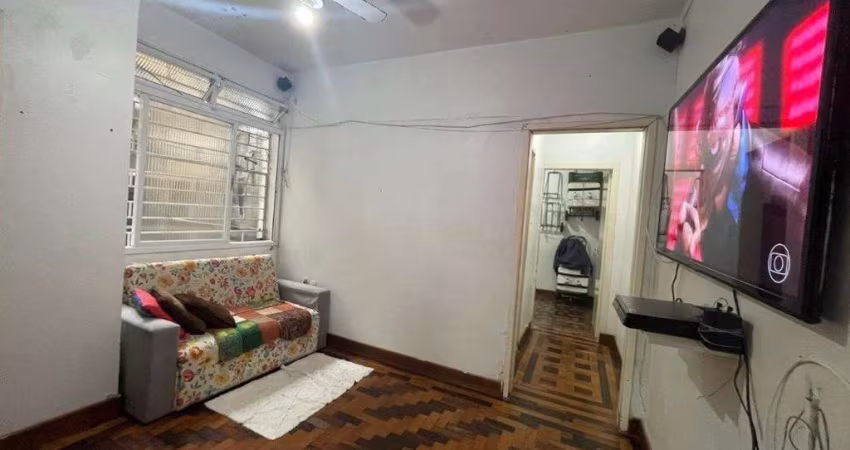 APARTAMENTO DE 2 DORMITÓRIOS NO CENTRO HISTÓRICO.