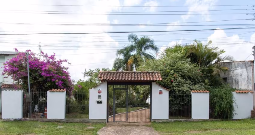Casa em Vila Nova, Porto Alegre! Com 160m² de área privativa e um total de 899m²