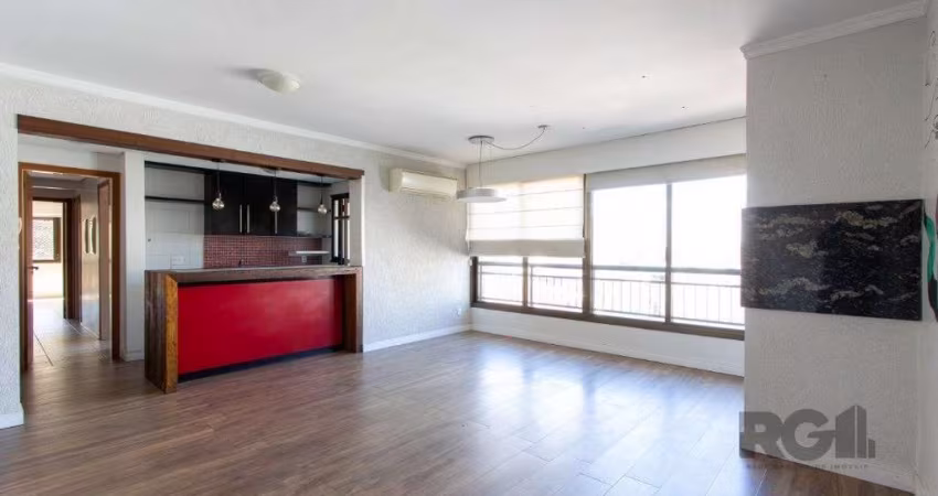 Apartamento de 3 dormitórios, sendo 1 suíte, 1 vaga de garagem, infra completa no bairro Tristeza