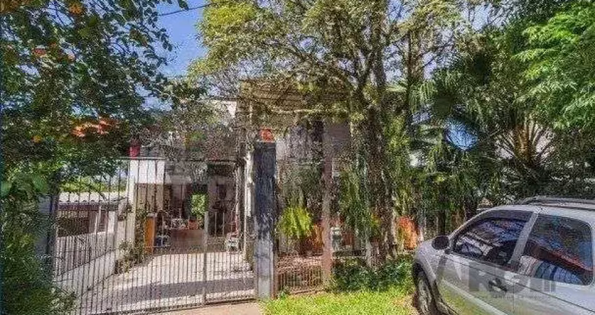 Ampla Casa 5 Quartos, Área de Lazer e Estrutura para Expansão