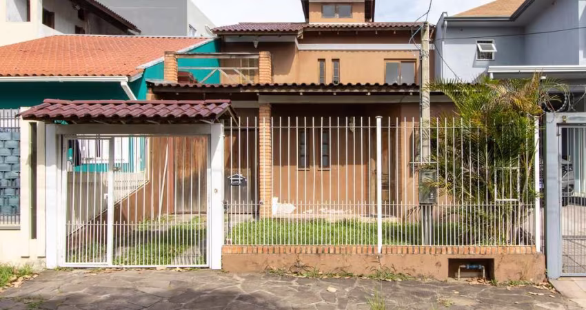 Casa/Sobrado 4 dormitórios com piscina
