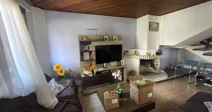 **Casa Residencial à Venda em Porto Alegre, Rio Grande do Sul**