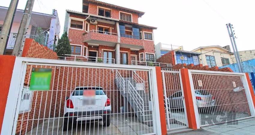 Casa á Venda - 192m², 4 dormitórios, 3 suites, 2 vagas - Medianeira