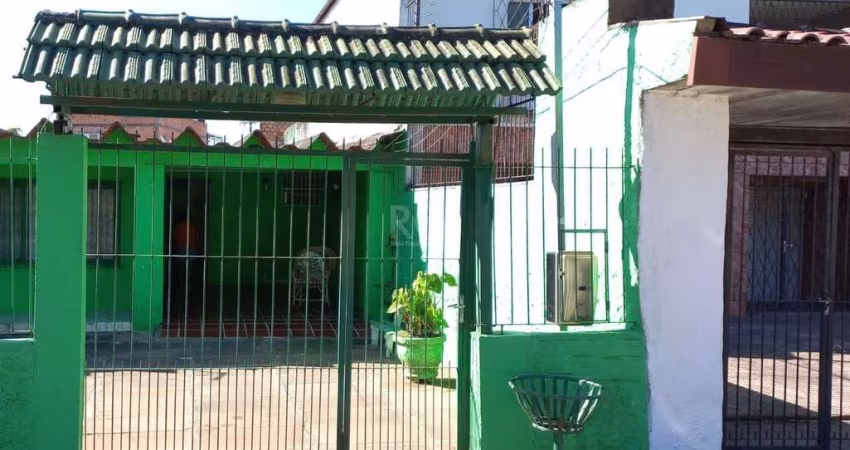 Casa para Venda - 336m², 5 dormitórios, sendo 1 suites, 2 vagas - Belém Novo, Porto Alegre