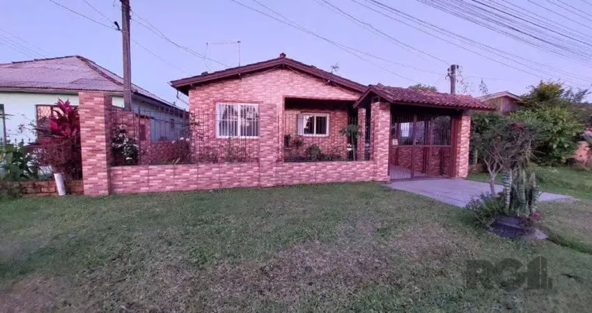 Casa com 3 quartos à venda na Rua A, 200, Extrema, Porto Alegre