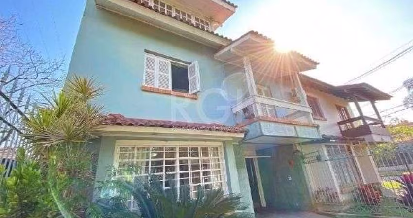 Casa para Venda - 154m², 3 dormitórios, sendo 1 suites, 4 vagas - Ipanema