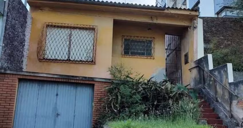Casa com 3 dormitórios no bairro Petrópolis