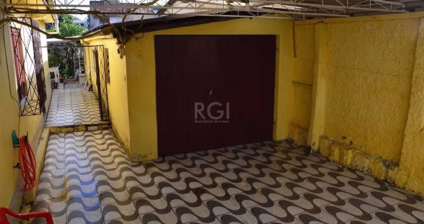 Casa Com 5 dormitórios no Bairro Partenon
