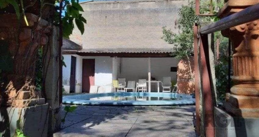Casa para Venda - 371.69m², 3 dormitórios, sendo 1 suites, 2 vagas - Floresta