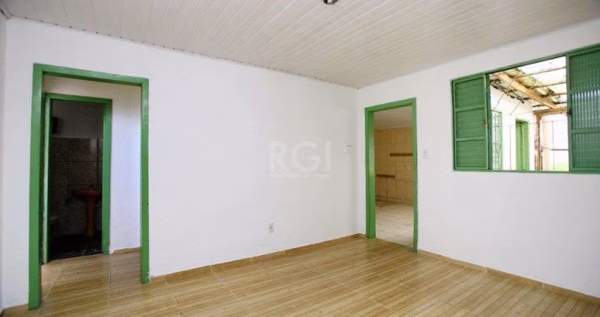 Casa para Venda - 49m², 2 dormitórios, 1 vaga - Jardim Carvalho