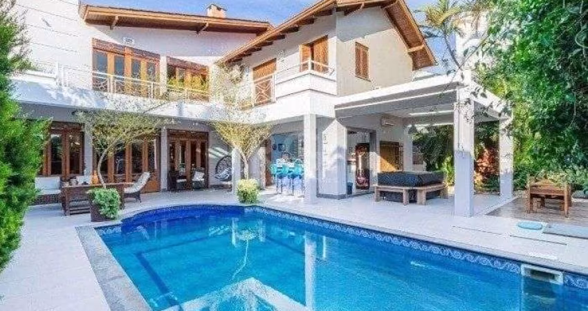 Excelente casa de 386m² com 04 dormitórios sendo 03 suítes.