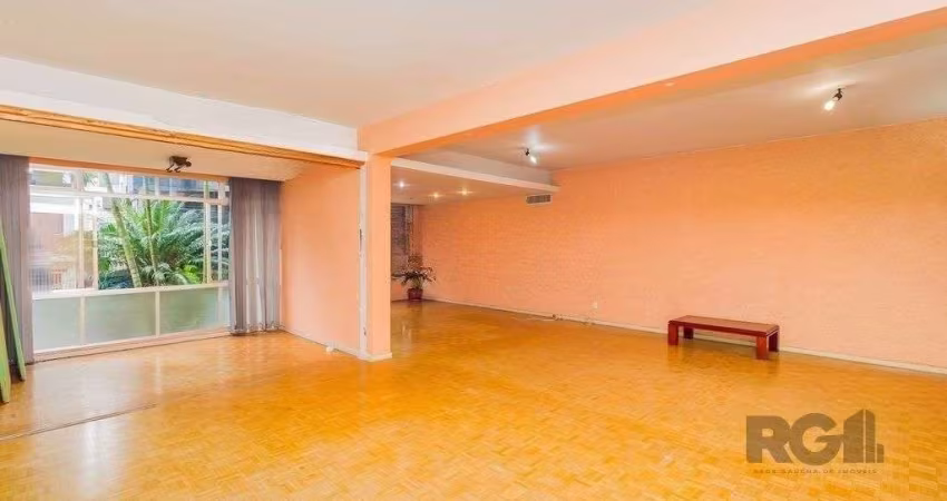 Apartamento de 3 dormitórios, bairro Bom Fim