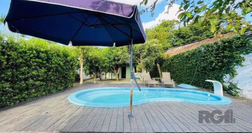 Excelente casa de 130m² com 2 dormitórios e piscina.
