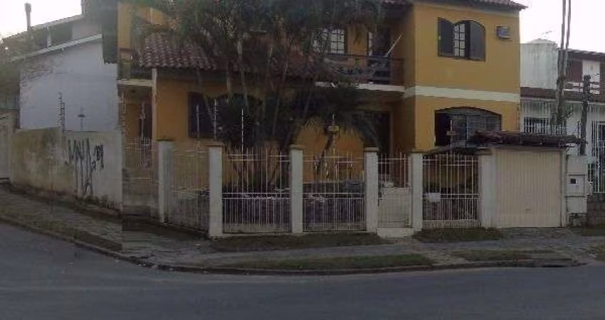 Casa para Venda - 306.3m², 3 dormitórios, sendo 1 suites, 2 vagas - Urubatã