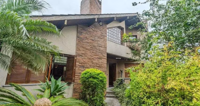 Casa 400m² - 5 dormitórios, 4 vagas no bairro vila jardim