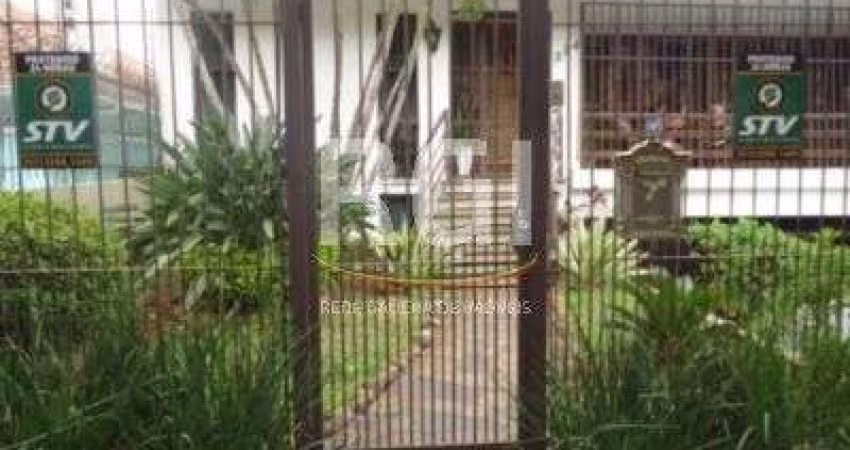 Casa para Venda - 330m², 4 dormitórios, 2 vagas - Glória