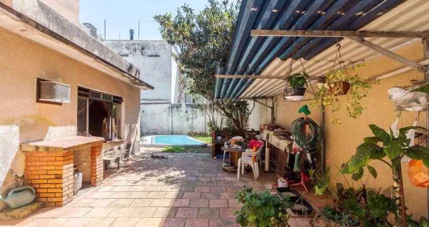 Casa de 3 dormitórios no bairro Santa Cecília