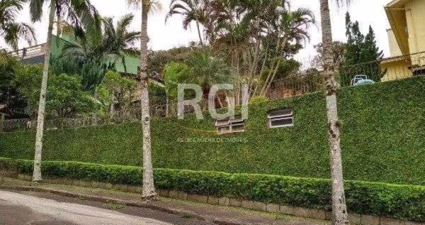 Casa para Venda - 741m², 5 dormitórios, sendo 3 suites, 9 vagas - Espirito Santo