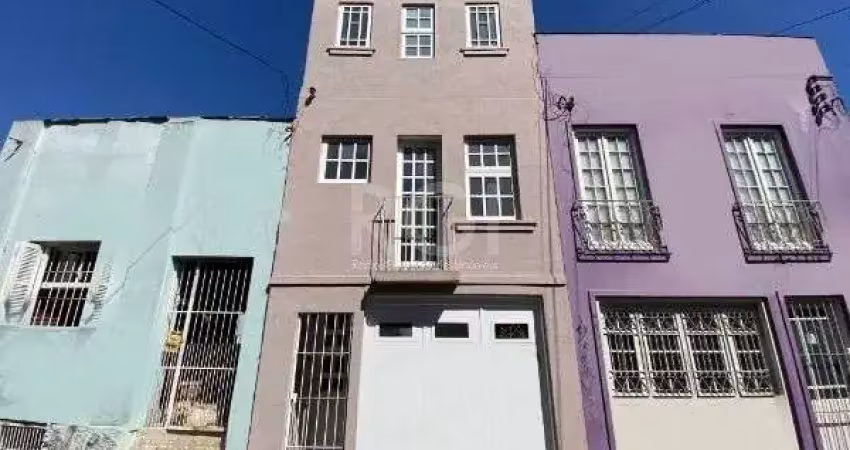 Casa para venda - 154m², 2 dormitórios, sendo 1 suites, 2 vagas - cidade baixa