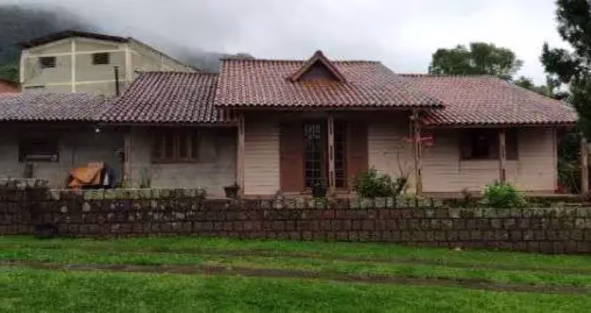 Casa em porto alegre, no bairro campo novo, com 3 dormitório(s), e 3 banheiros, à venda.