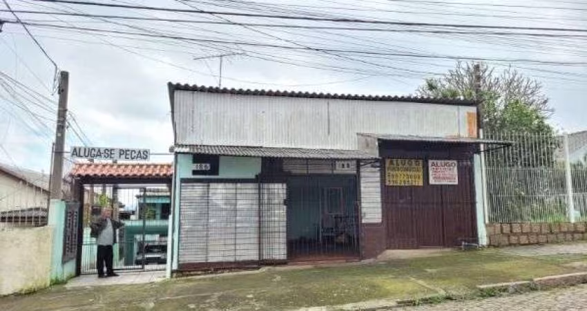 Casa em Porto Alegre, no bairro Santo Antônio, com 3 dormitório(s), e 3 banheiros, à venda.