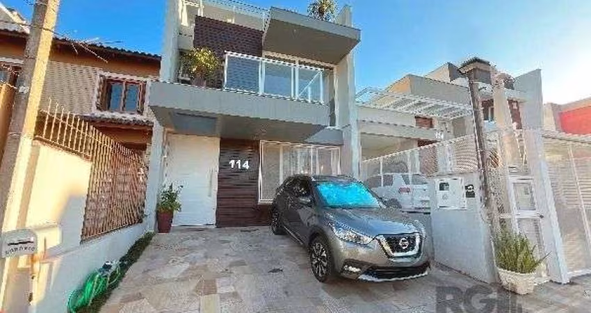 Casa em Porto Alegre, no bairro Hípica, com 3 dormitório(s), e 3 banheiros, à venda.