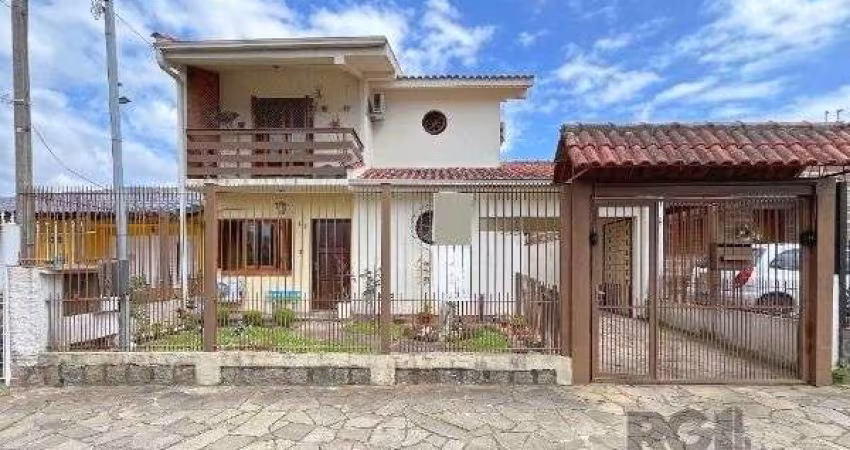 Casa em Porto Alegre, no bairro Aberta dos Morros, com 3 dormitório(s), à venda.
