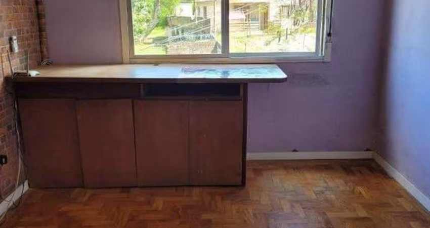 Apartamento 2 dormitórios com vaga no Bairro Cristal.