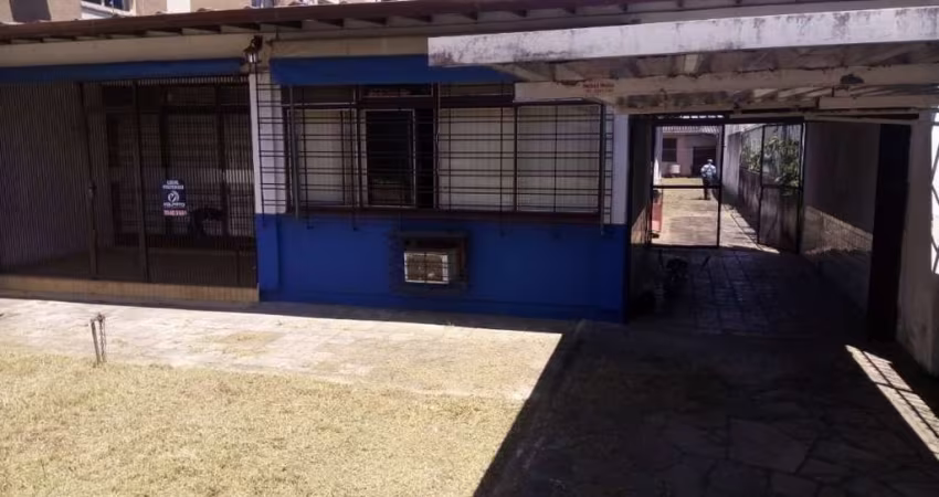 Casa para Venda - 200m², 3 dormitórios, 8 vagas - Cristal