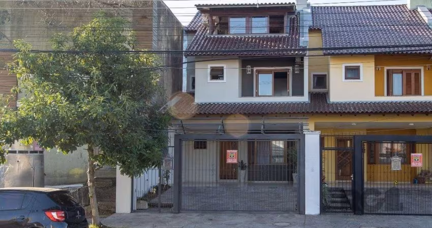 Casa para Venda - 300m², 5 dormitórios, sendo 1 suites, 4 vagas - Portal do Guarujá