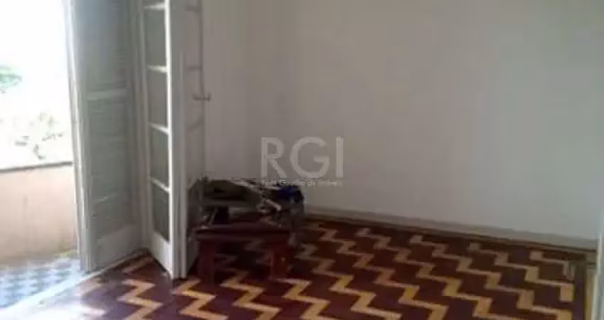 Apartamento de 2 dormitórios, petrópolis desocupado