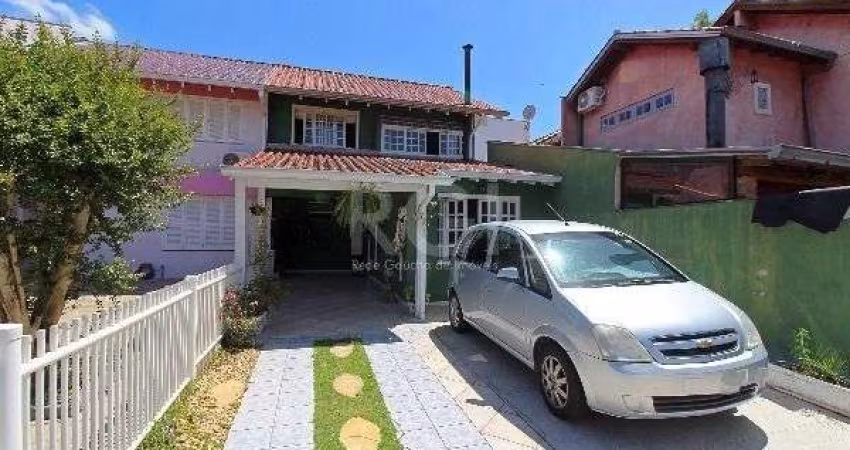 Casa em Porto Alegre, no bairro Ipanema, com 3 dormitório(s), e 3 banheiros, à venda.