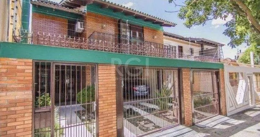 Casa para Venda - 445m², 3 dormitórios, sendo 3 suites, 2 vagas - Santana