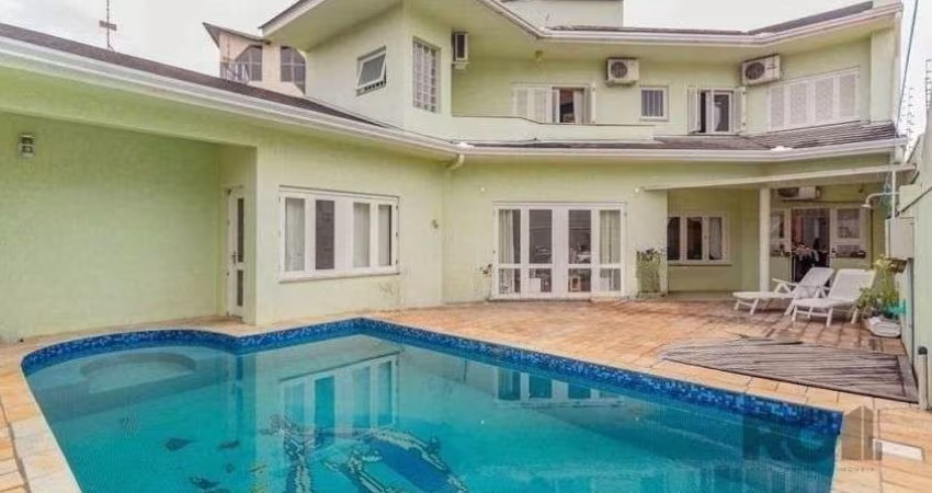 Casa com 4 suítes no Bairro Jardim Itu