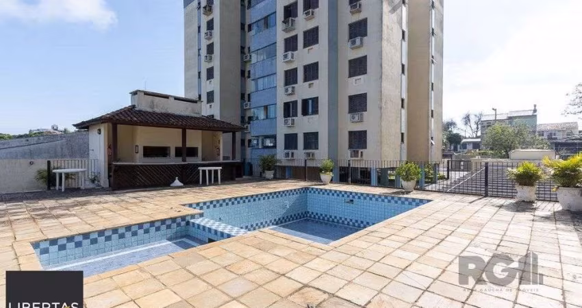 Apartamento amplo no bairro Tristeza de 3 dormitórios e 2 vagas