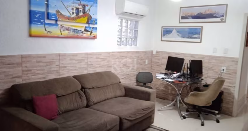 Casa para Venda - 140m², 5 dormitórios, 2 vagas - Cavalhada, Porto Alegre