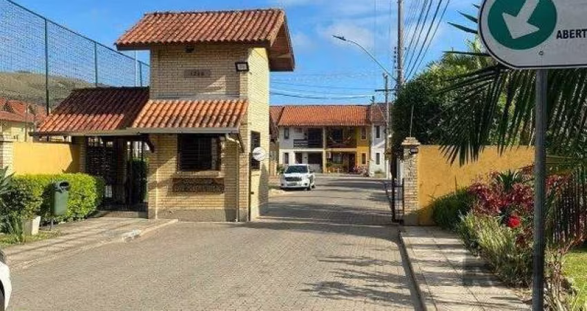 Casa em Condomínio em Hípica