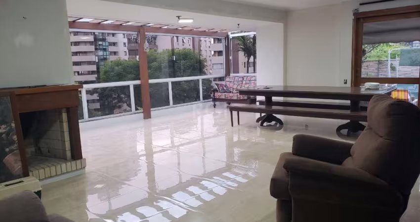 Cobertura para Venda - 296m², 3 dormitórios, sendo 1 suites, 3 vagas - Petrópolis