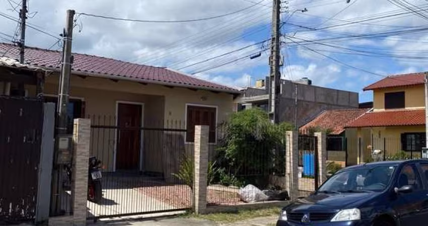 Casa no bairro Hípica - 2 dormitórios