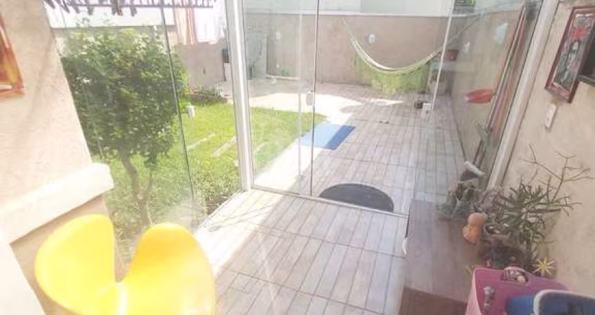 Casa no bairro Hípica - 2 dormitórios