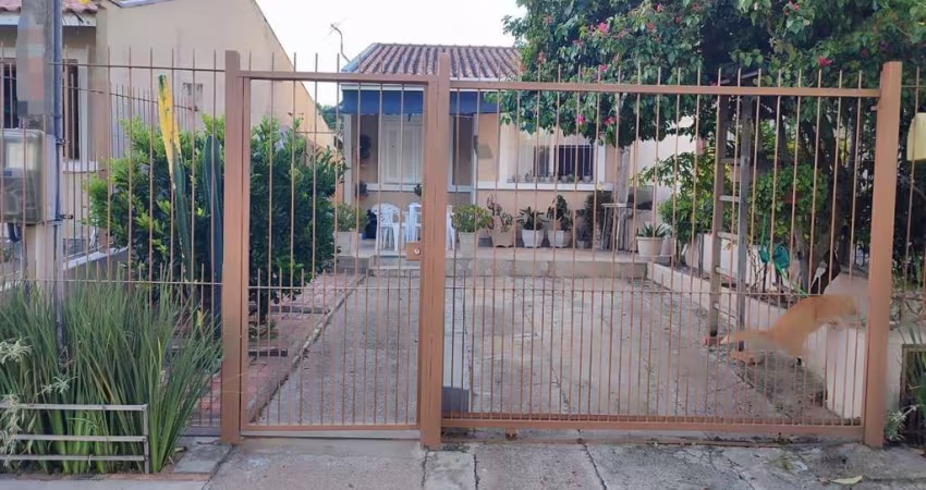Casa no bairro Hípica - 2 dormitórios