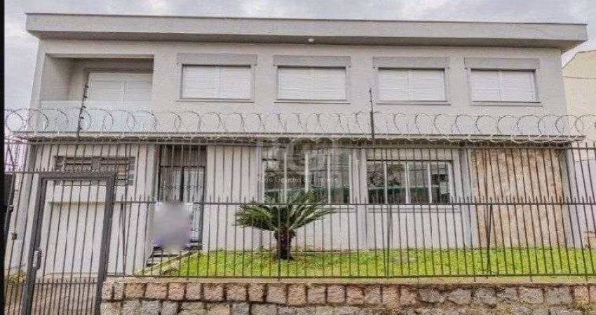 Casa para Venda - 220m², 3 dormitórios, sendo 2 suites, 2 vagas - Partenon