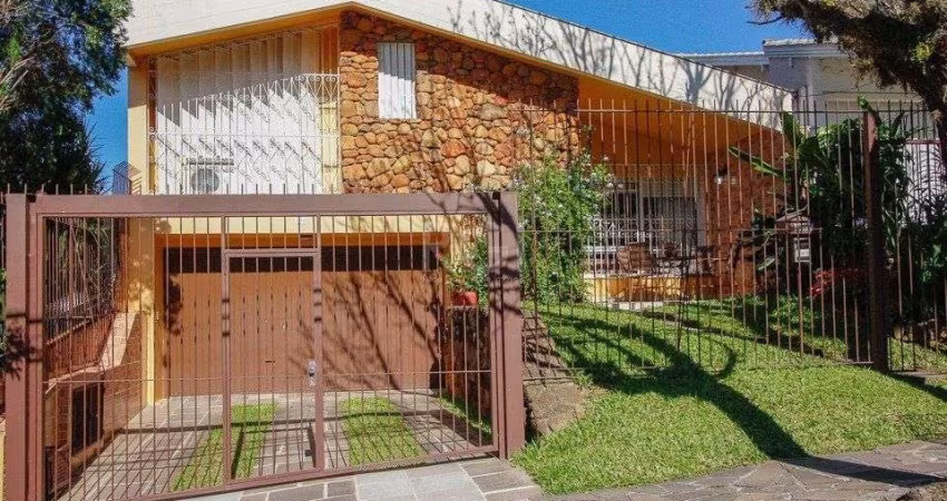 Casa para Venda - 262m², 3 dormitórios, sendo 1 suites, 4 vagas - Jardim Itu Sabará