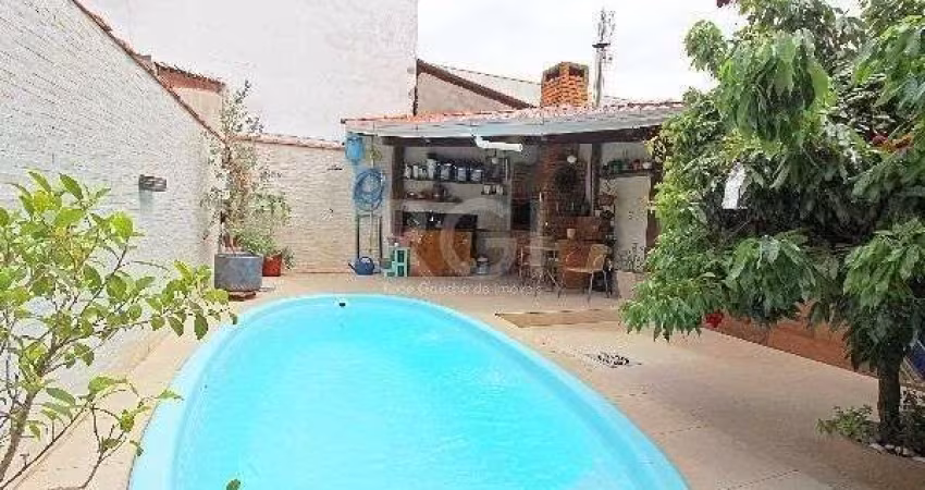 Casa em Porto Alegre, no bairro Hípica, com 3 dormitório(s), e 3 banheiros, à venda.