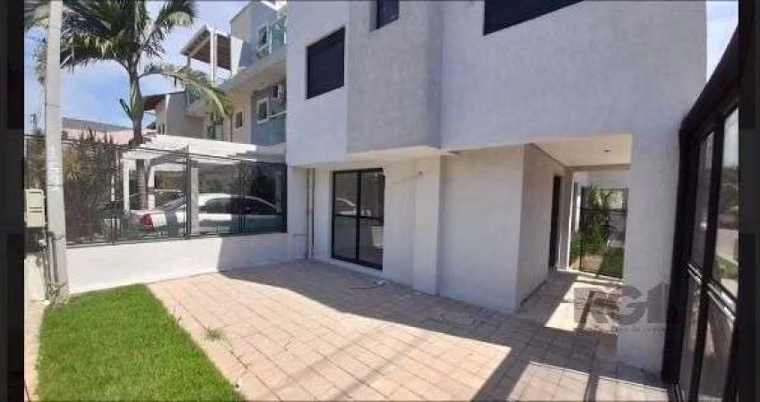 Casa em Porto Alegre, no bairro Hípica, com 3 dormitório(s), e 3 banheiros, à venda.