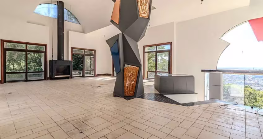 Casa para Venda - 1000m², 5 dormitórios, sendo 5 suites, 8 vagas - Teresópolis