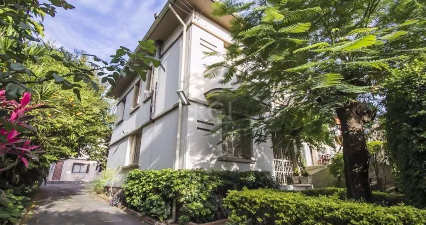 Casa para Venda - 1016m², 4 dormitórios, 6 vagas - Menino Deus