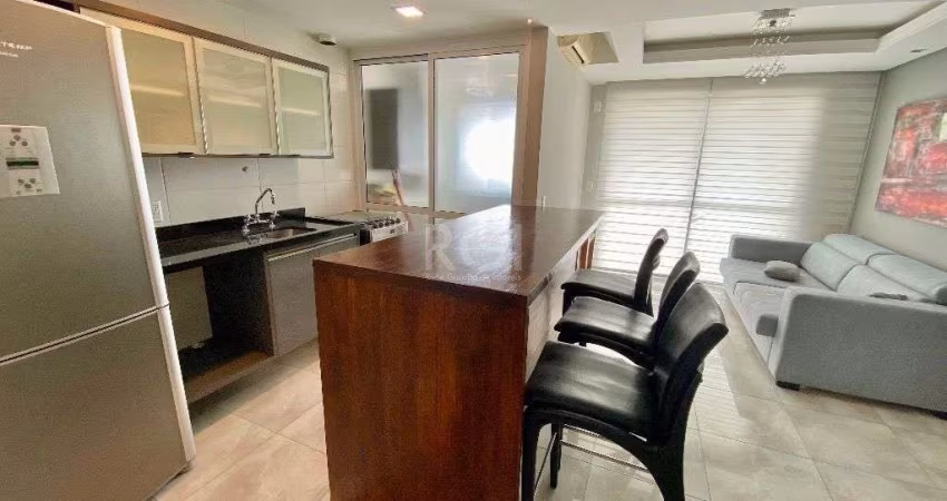 Apartamento Para Comprar no Karpathos com 2 Dormitórios transformado em 1 suite com closet