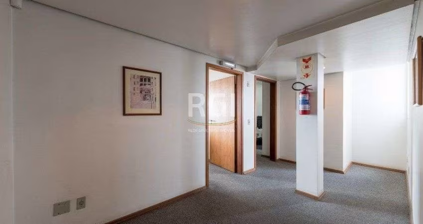 Depósito/Pavilhão para Venda - 2203.33m², 0 dormitórios, 30 vagas - São João