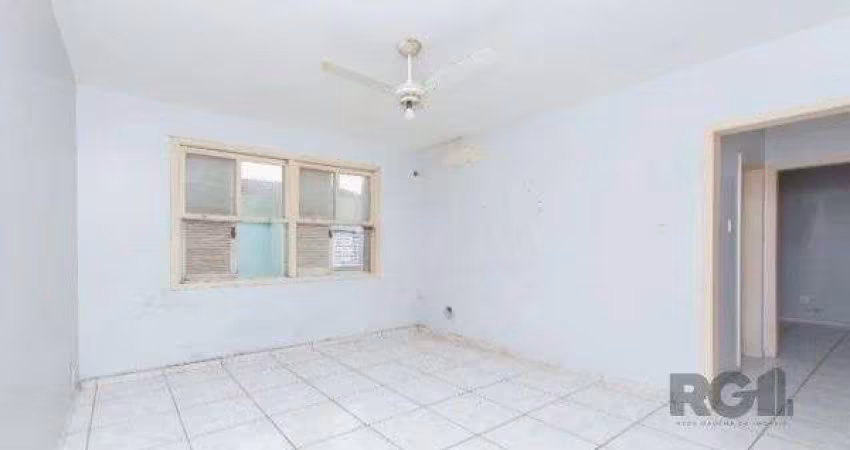 Apartamento de 2 dormitórios com vaga coberta